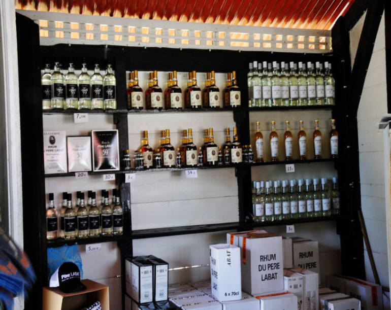 La Distillerie Poisson : Rhum Père Labat de Marie-Galante