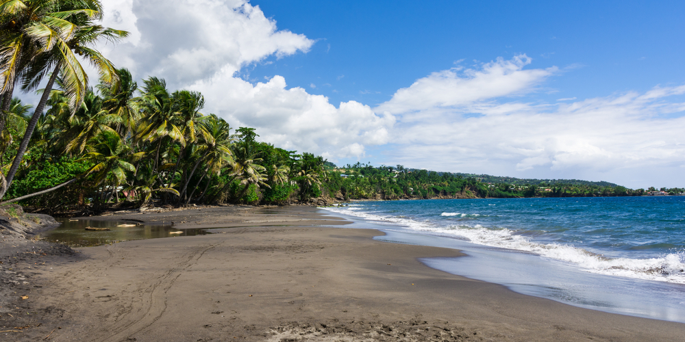 Les plus belles plages de sable noir de la Guadeloupe Lagon Travel