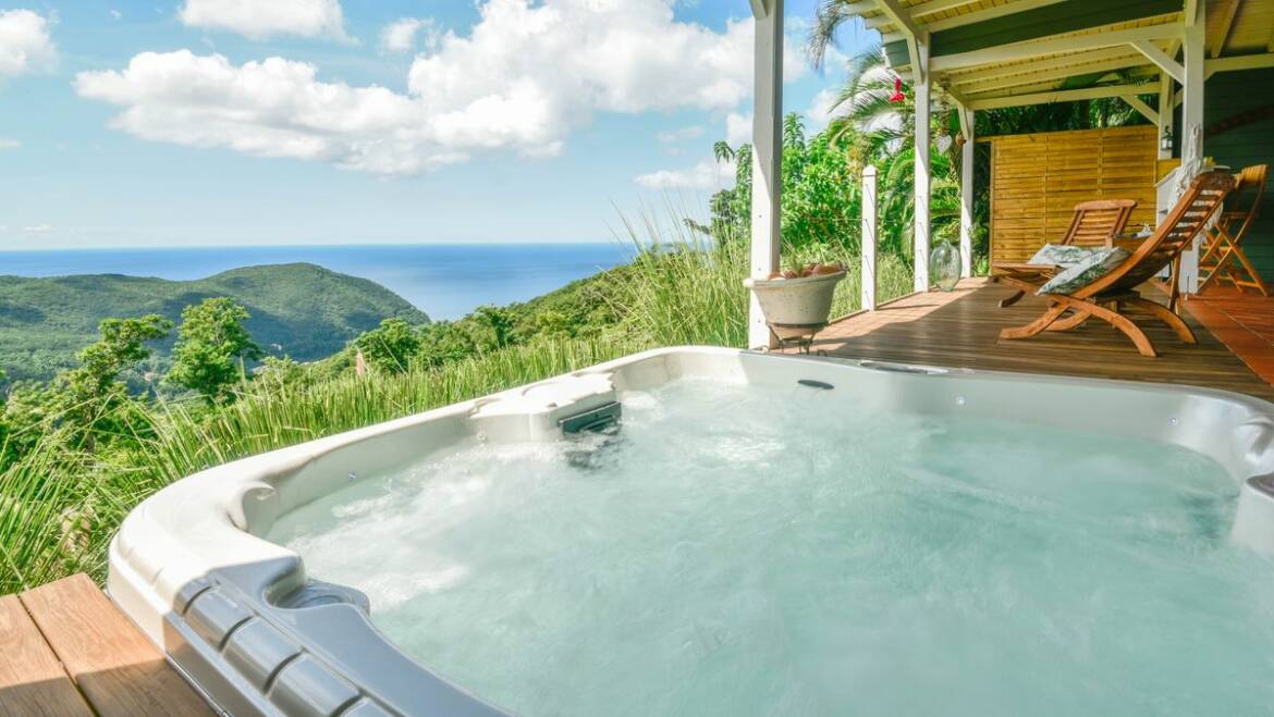 Beauséjour Guest House : Gites à louer avec jacuzzi privatif à Pointe-Noire à partir de 119 €/nuit