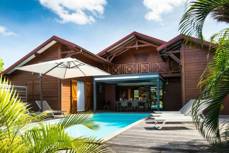 Villa “Willisa” avec piscine à louer  à Bouillante, Guadeloupe pour 4 personnes à partir de 187 €/nuit