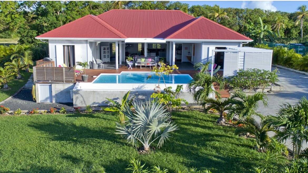 Location pour 6 personnes Villa “Florence”  avec piscine à débordement à Saint-François, Guadeloupe proche Golf à partir de 228,57€/nuit