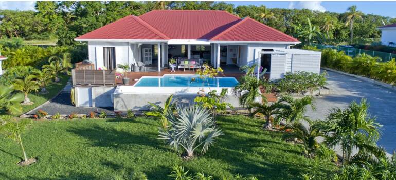 Location pour 6 personnes Villa “Florence”  avec piscine à débordement à Saint-François, Guadeloupe proche Golf à partir de 228,57€/nuit