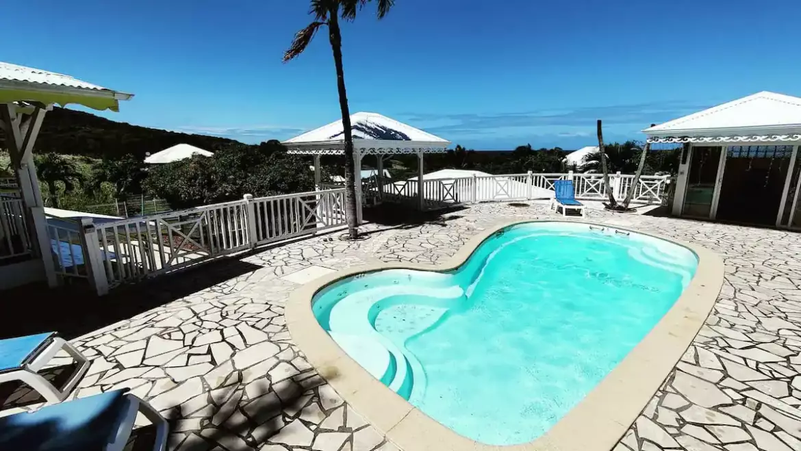 Location vue sur mer “Villa L’Effet Mer” avec piscine  à Sainte-Rose, Guadeloupe pour 10 personnes à partir de 160 €/nuit