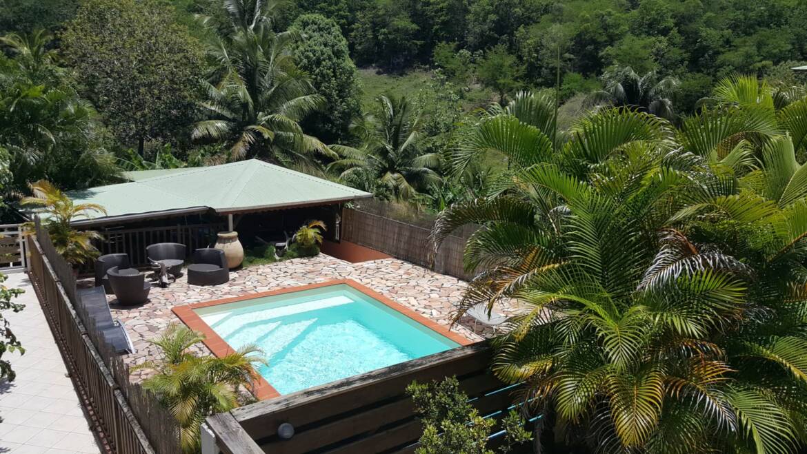 Location Gite “Les 3 Collines” au Gosier, Guadeloupe avec piscine pour 4 personnes  à partir de 71€/nuit