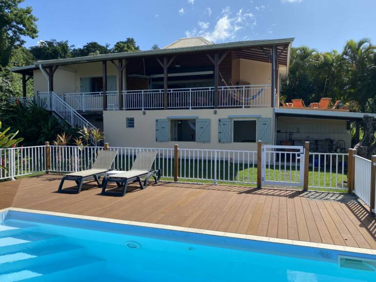 Location Villa “Macanao” 10 personnes à Bouillante, Guadeloupe avec piscine et vue sur mer à partir 220€/nuit