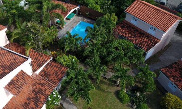 Location Villa “Hibiscus” pour 4/5 personnes à Sainte-Anne, Martinique avec pisicine à partir de 100€/nuit