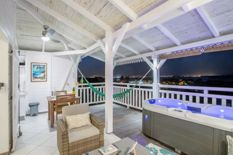 Vanille Pacane – Location de Bungalows avec Spa privé à Trois-Ilets, Martinique avec vue mer à partir de 89€/nuit