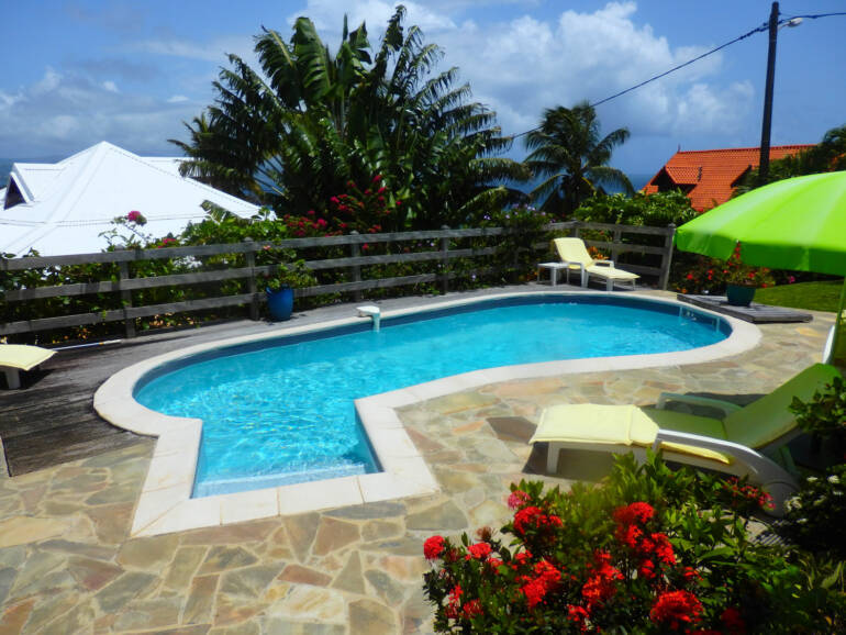 Vanille des Isles – Location de Gite (studio) pour 4 personnes à Trinité, Martinique avec piscine et jacuzzi à partir de 510€/semaine