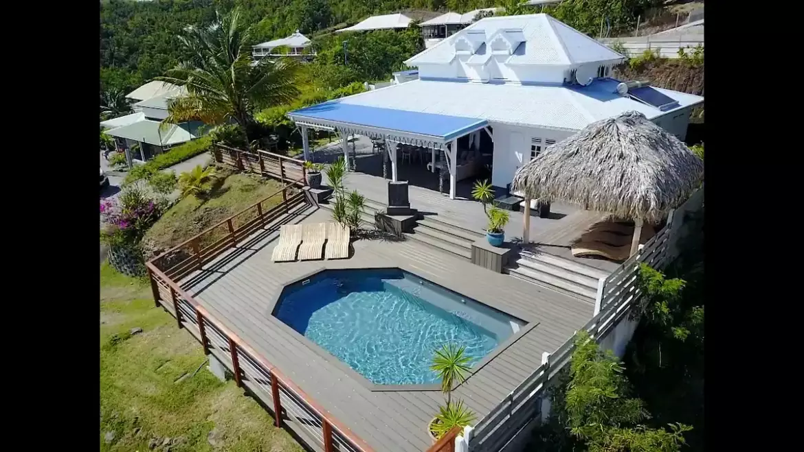 Villa “Coconut” au Diamant, Martinique avec vue sur mer à 180° à partir de 300€/nuit