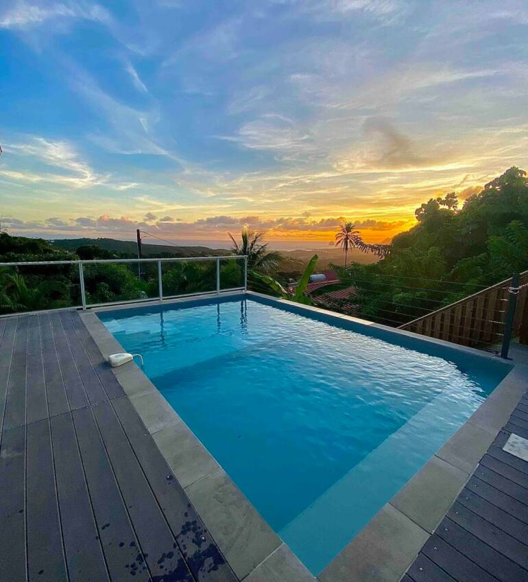 Location villa “Pameyaque ” pour 6 personnes à Rivière Salée, Martinique avec vue mer et piscine à partir de 195€/nuit